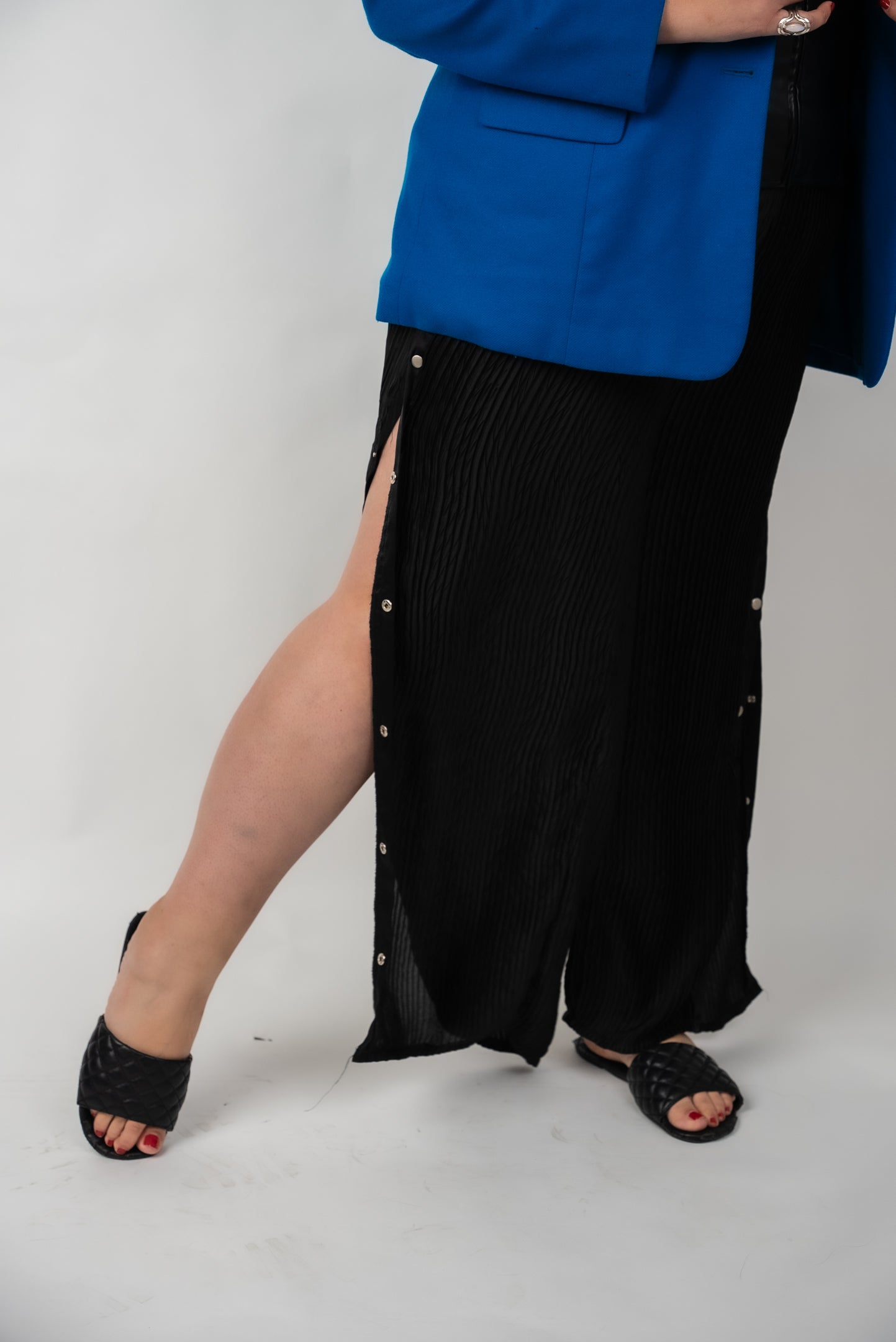 Black Pleated Split Hem Button Pant