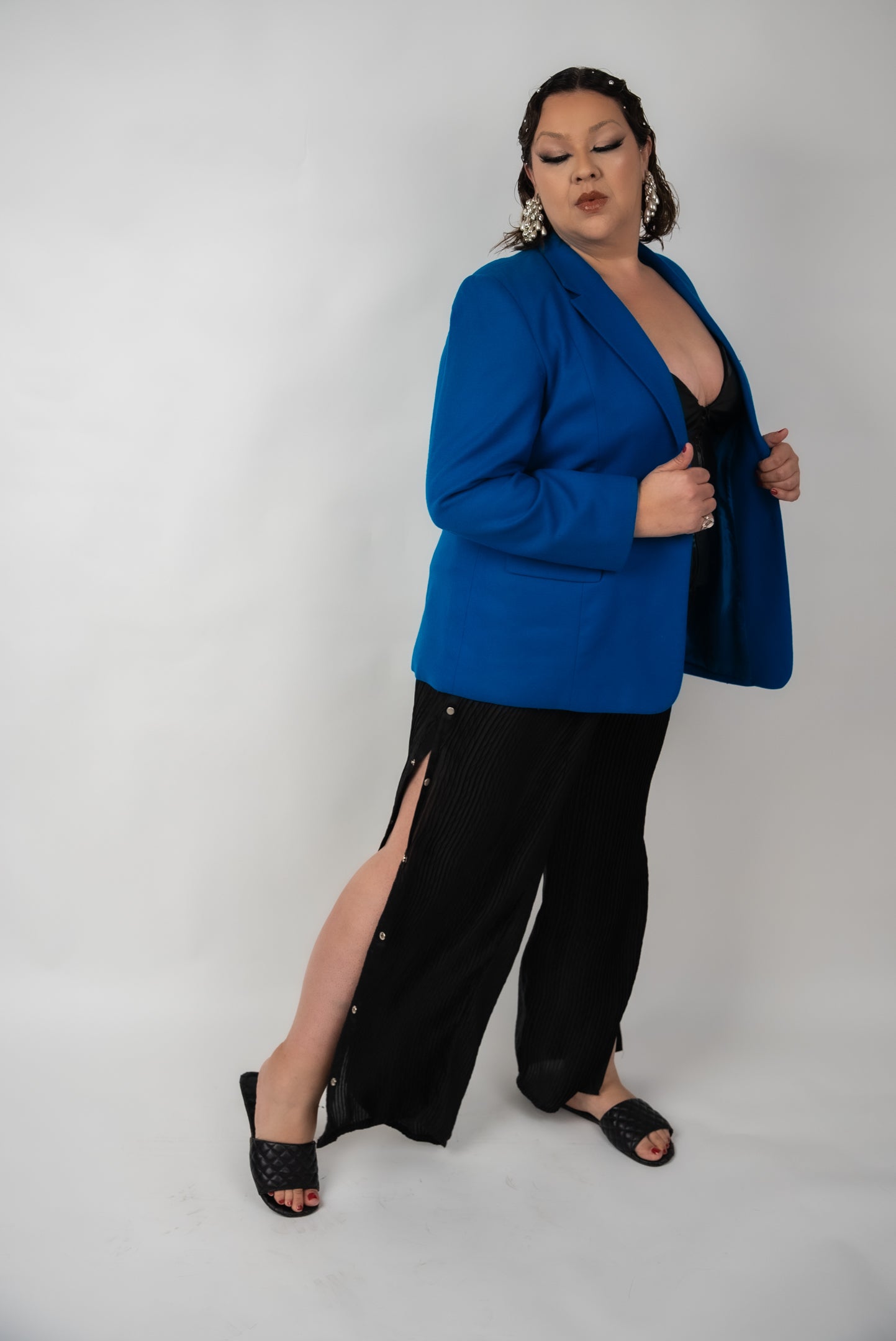 Black Pleated Split Hem Button Pant