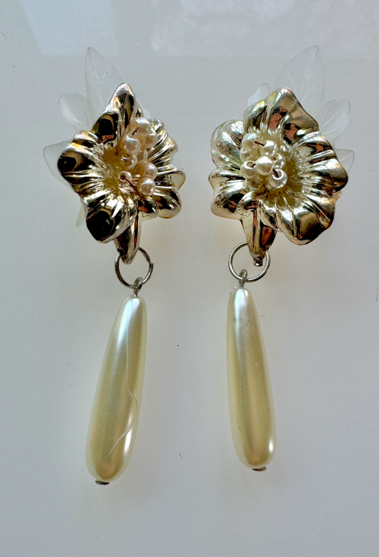 90s Clear Floral Pearl Earrings