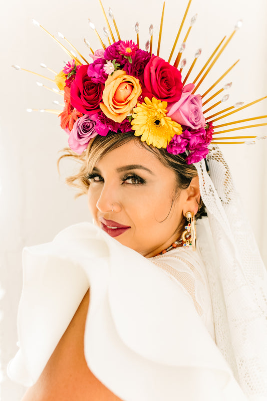 90s Gold Regal Femininity Earring