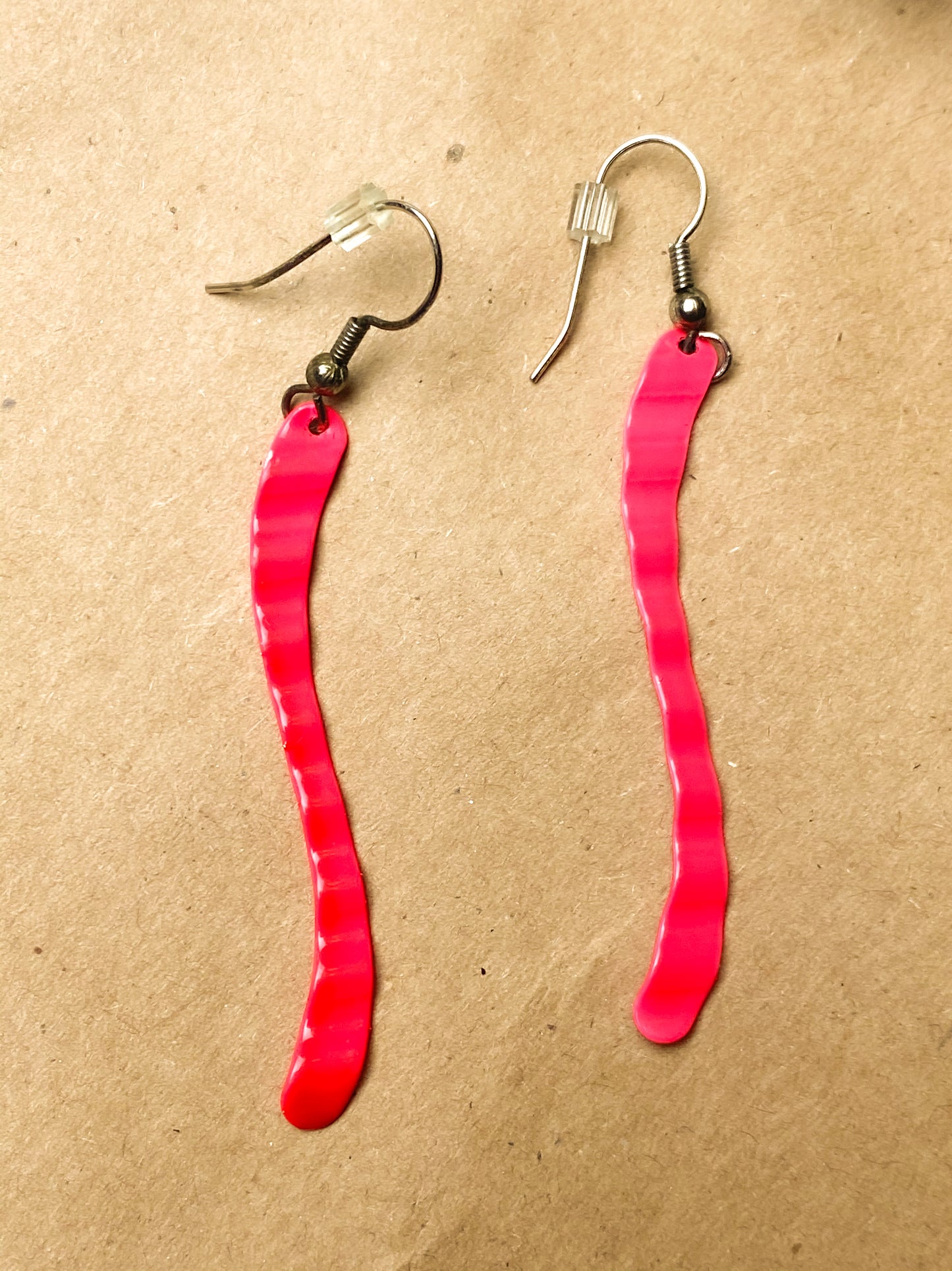 90s Pink Squiggly Dangle Earring