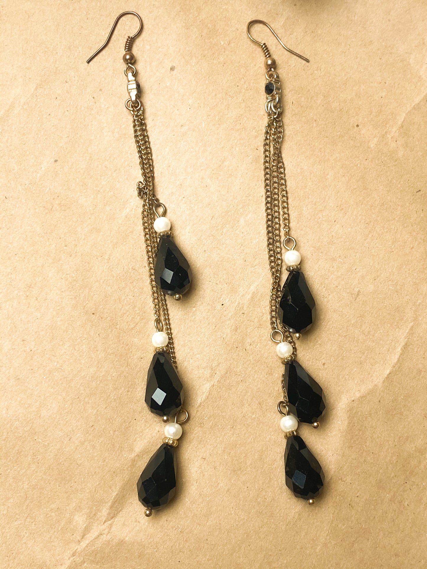 90s Black and Pearl Drip earrings