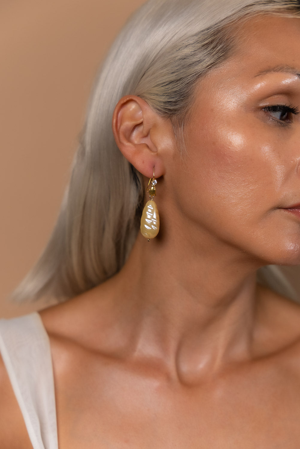 Vintage Textured Pearl Earring